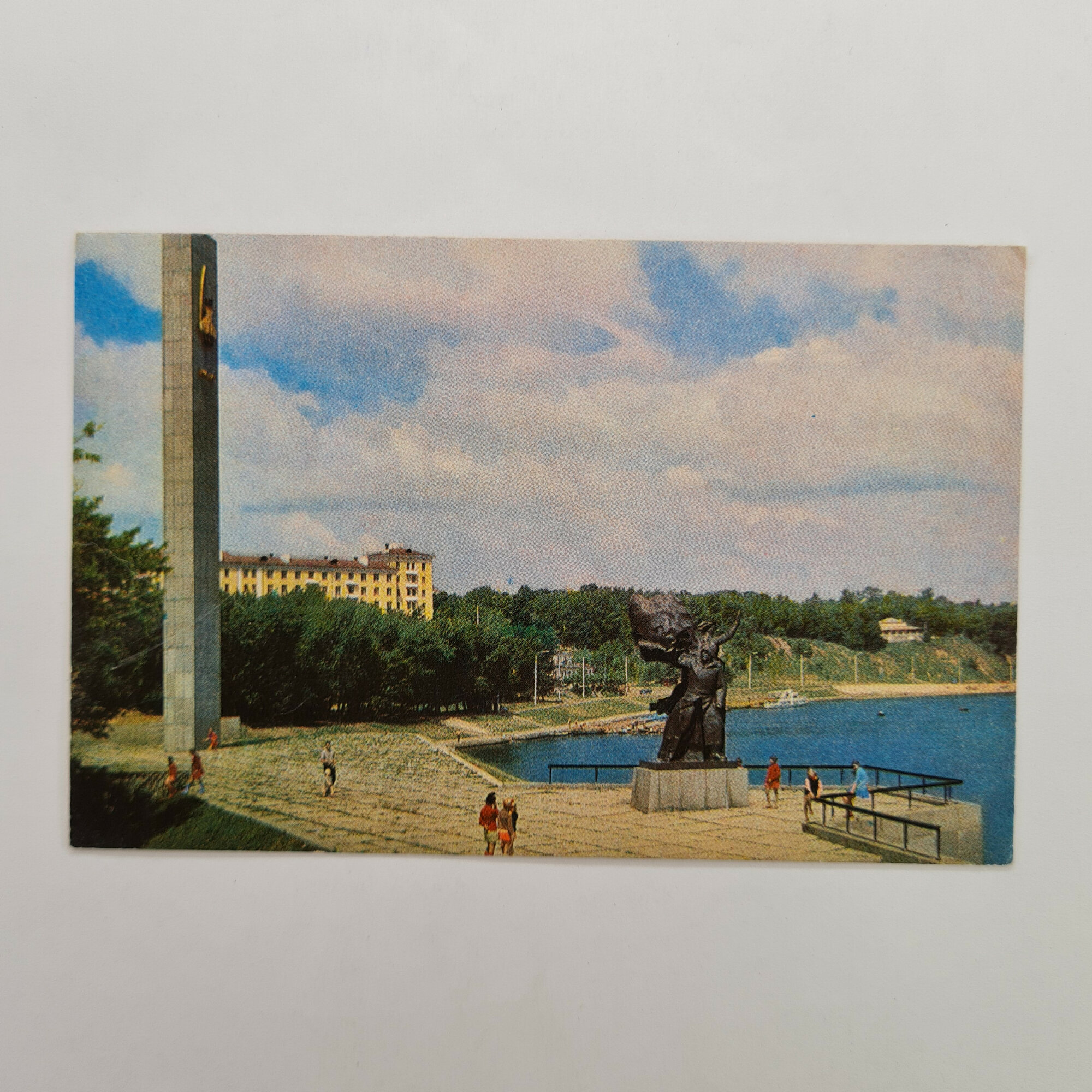 Открытка советская СССР. Орел, набережная, скульптура и городской пейзаж. Винтаж