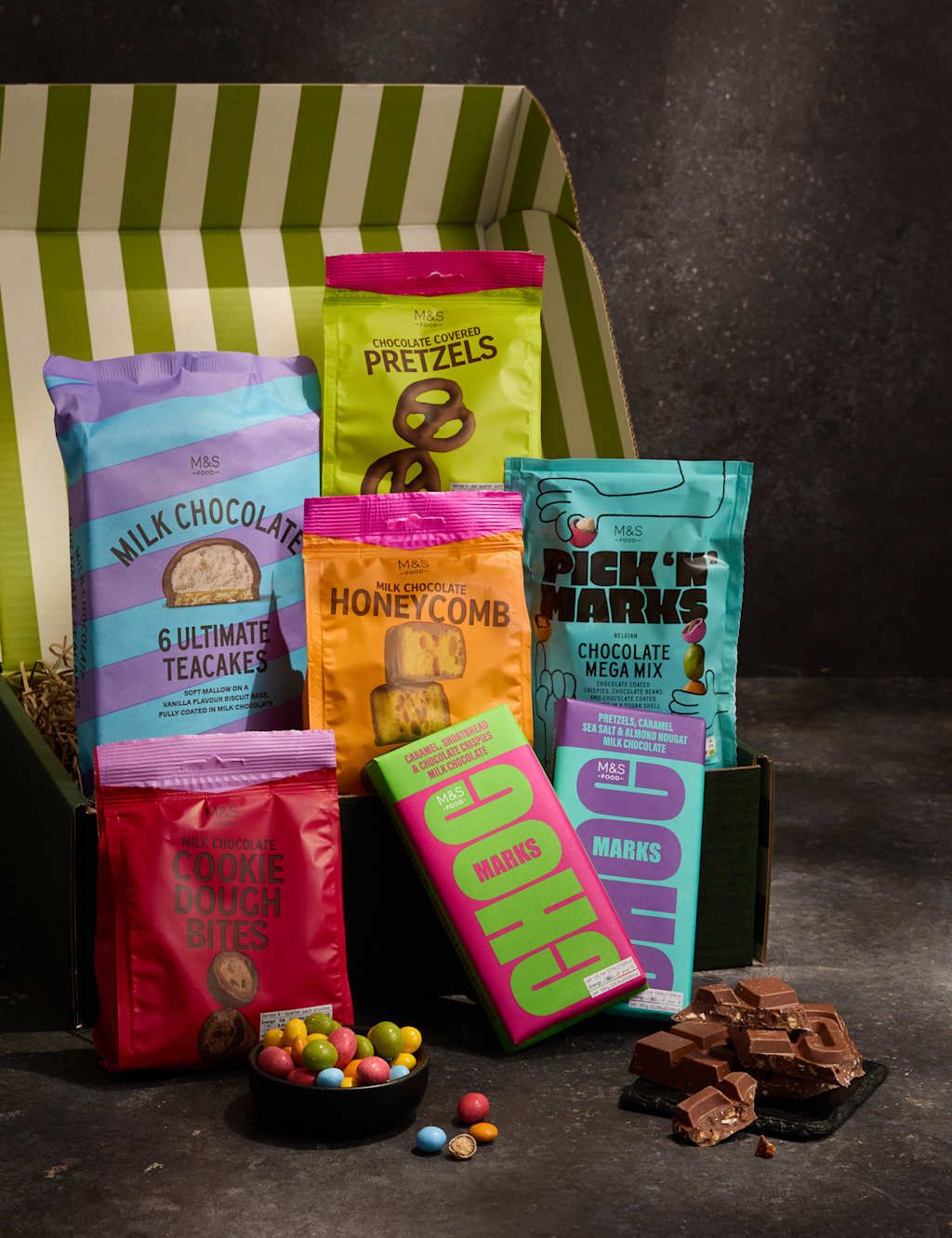 Marks and Spencer Подарочный набор угощений The Extremely Chocolatey Gift
