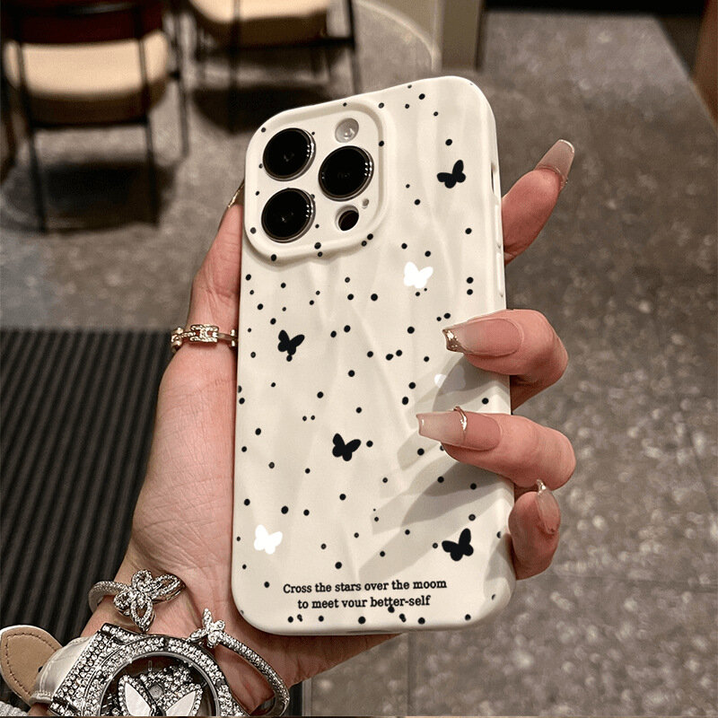 Белый Чехол для iPhone 14 Plus со Сморщенной Текстурой и Бабочкой в Клетку, Ударопрочный