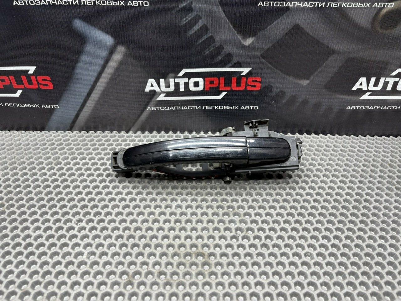 Наружная ручка двери Правый Передний Ford Focus 2007 (1.6 HXDB) Б/У с пробегом Арт. 3M51R22404D