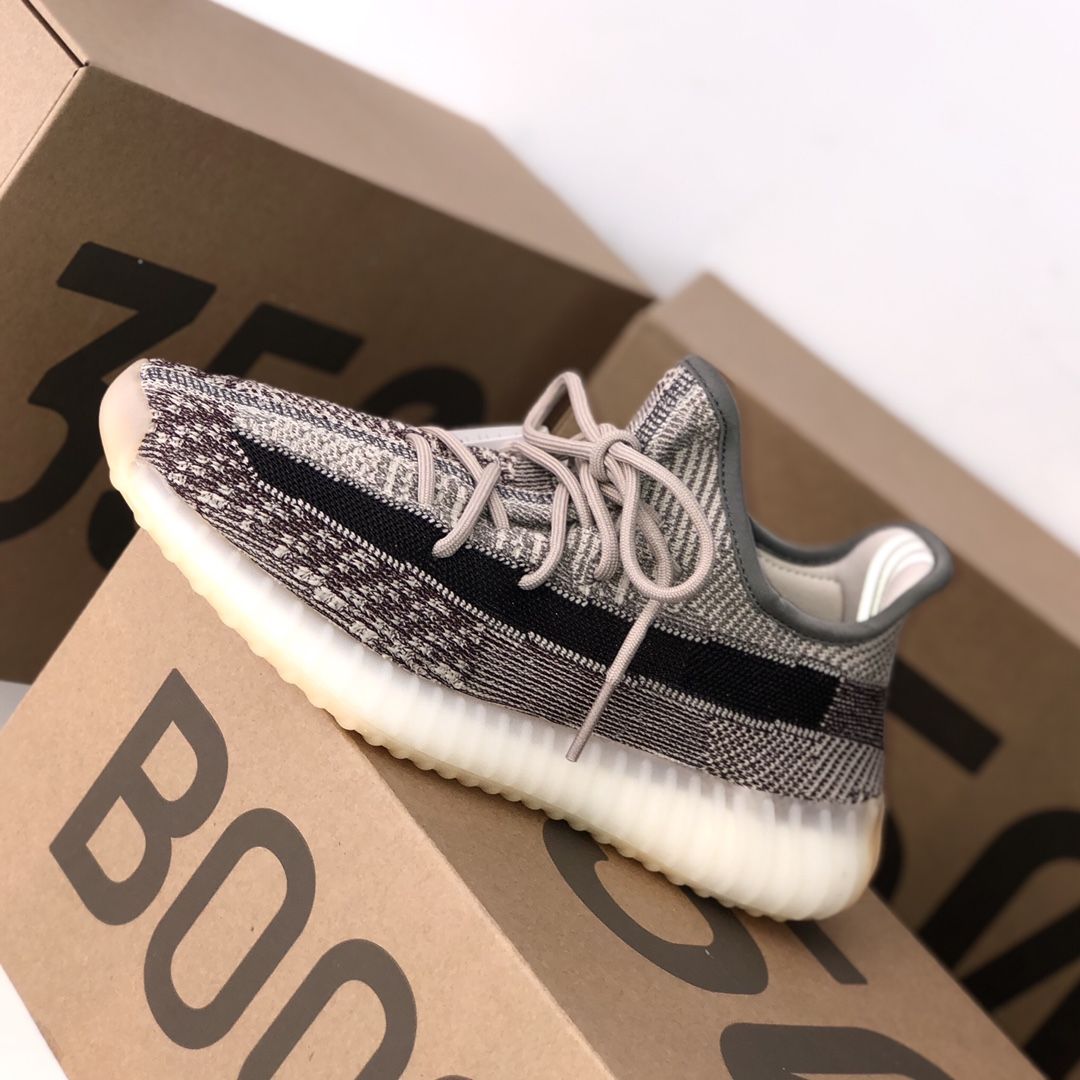 Krossovki x yeezy boost 350 v2