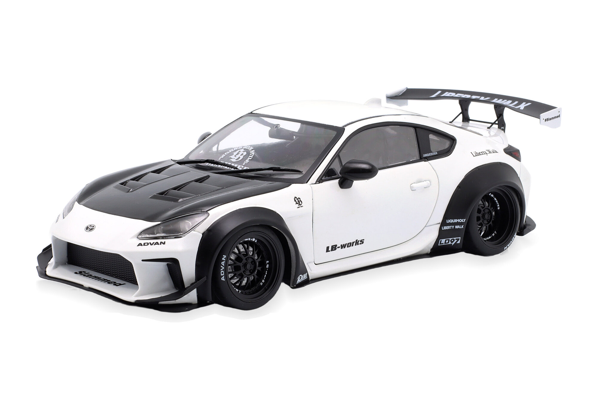Модель коллекционная SOLIDO Toyota GR86 lbwk body kit 2024 white black