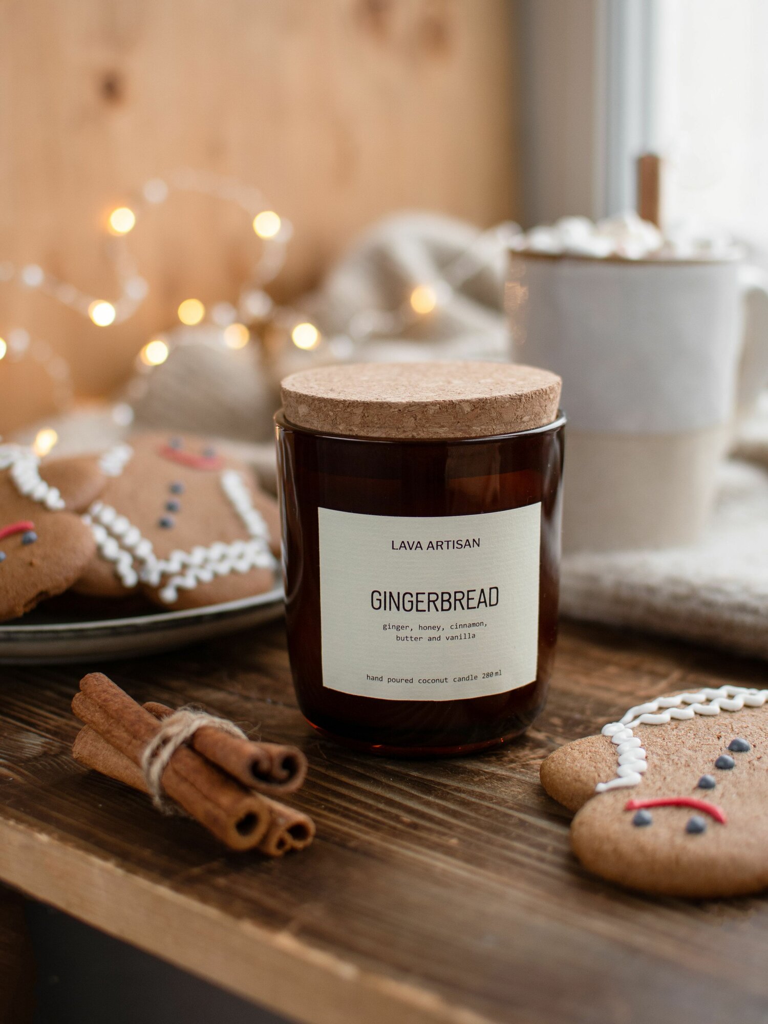 LAVA ARTISAN Свеча ароматическая "GINGERBREAD/ имбирный пряник / 280 мл с деревянным фитилем" 10 см х 8 см 1 шт