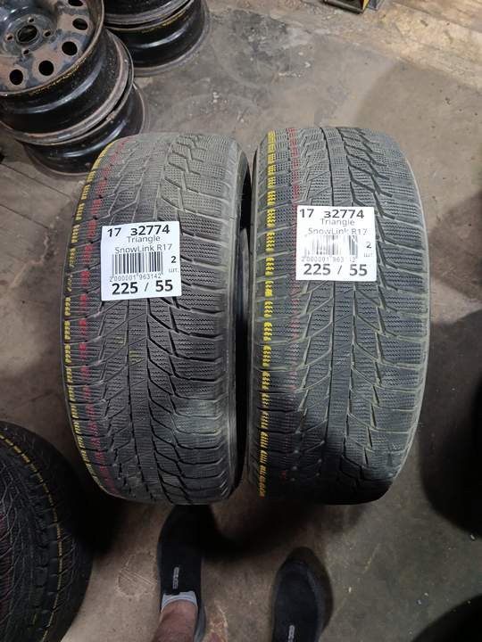 Комплект (2 шт) зимних БУ шин шипованные Triangle SnowLink PL01 225/55 R17 40% износ