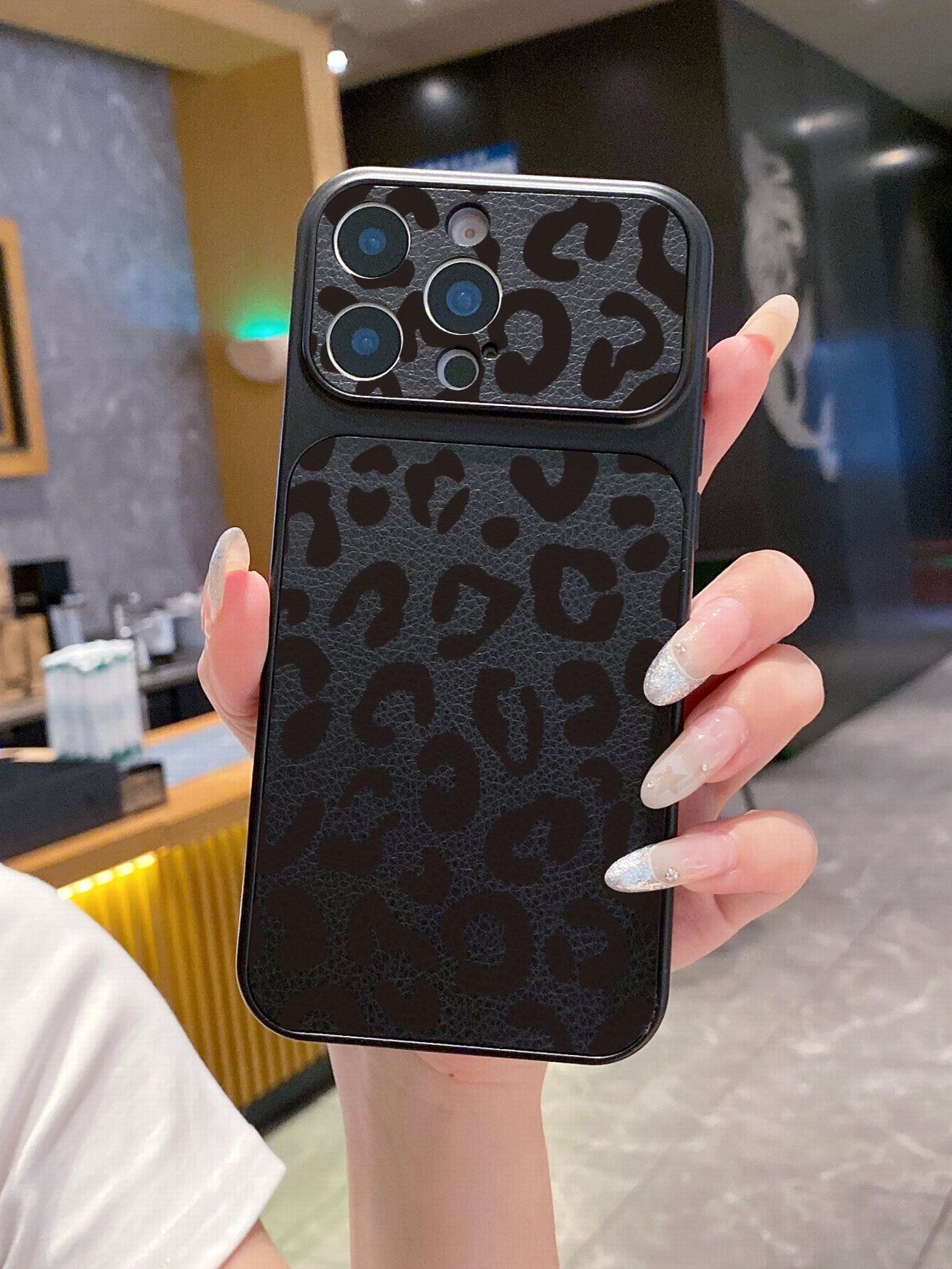 Чехол для iPhone 16 Pro Max(айфон 16 Про Max) из двух частей из искусственной кожи, леопардовый, мягкая обложка
