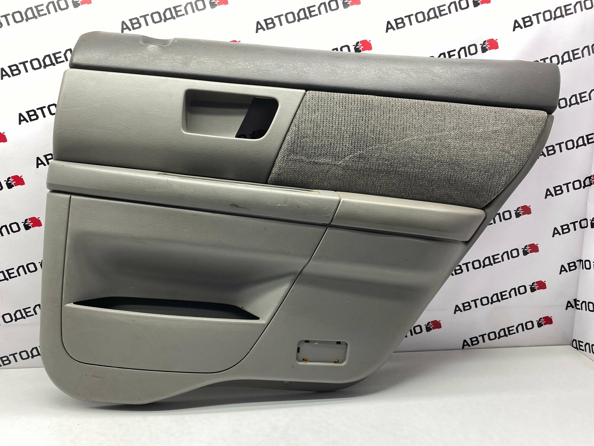 Обшивка двери з/п Ford Taurus 2001 г