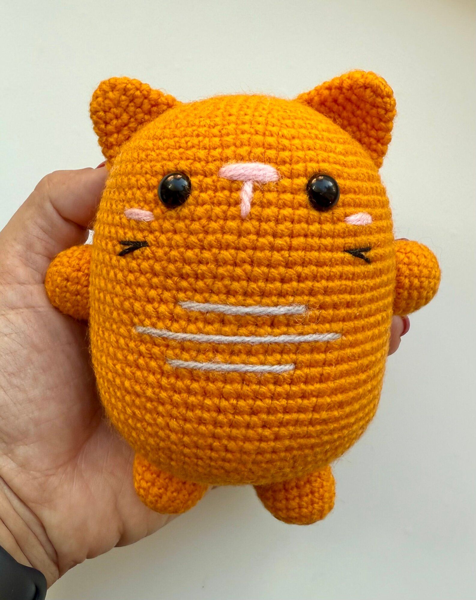 Кот-колобок, вязаный рыжий котик 13 см. Толстый кот