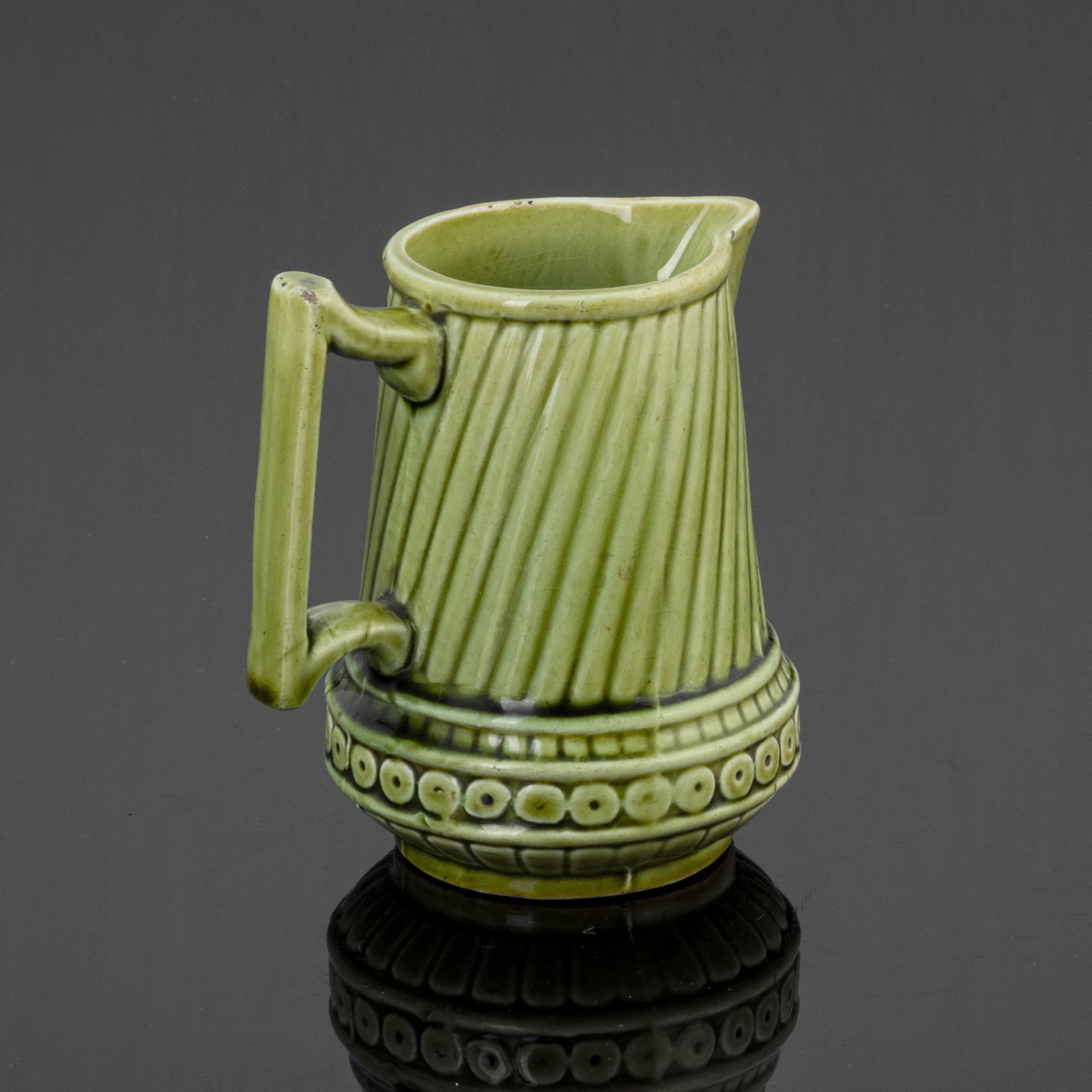 Молочник зеленого цвета, фаянс, крытье, Западная Европа, 1890-1910 гг.