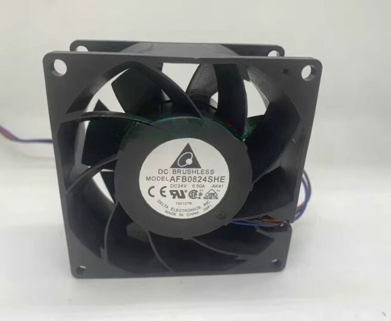 Delta AFB0824SHE 24V 0.50A 8CM 8038 3 провода вентиляторы -