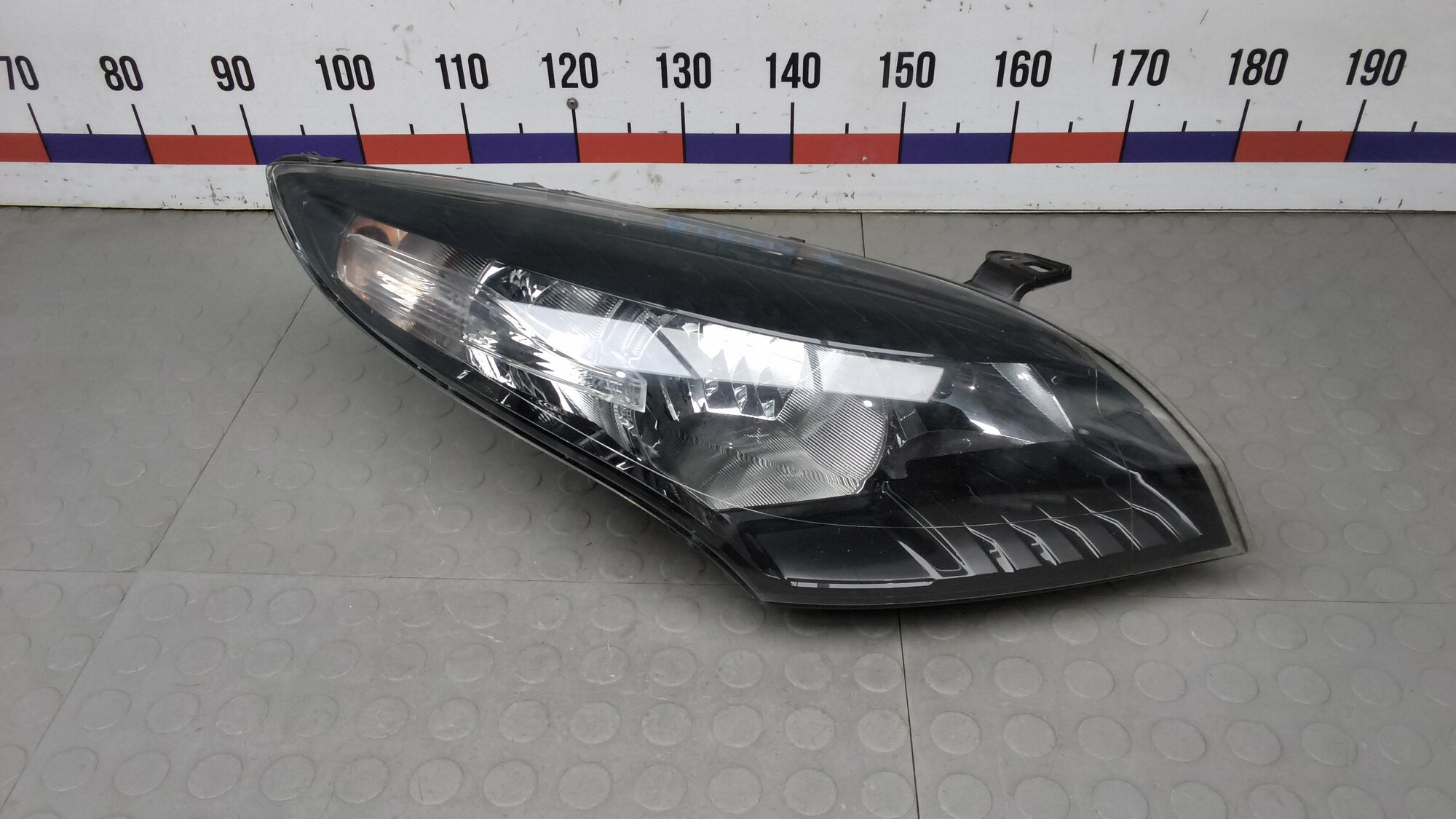Фара правая RENAULT MEGANE 3