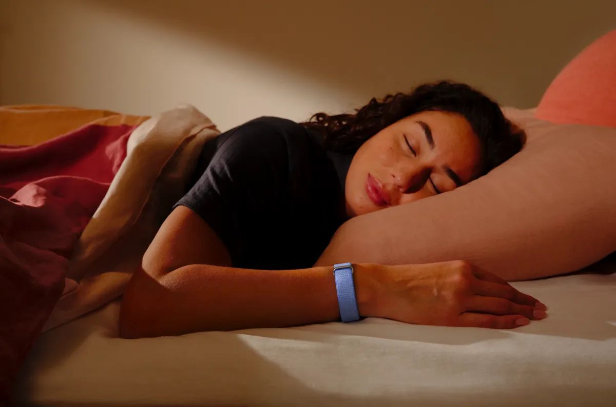 Фитнес-браслет Google Fitbit Air, фиолетовый — фото 1
