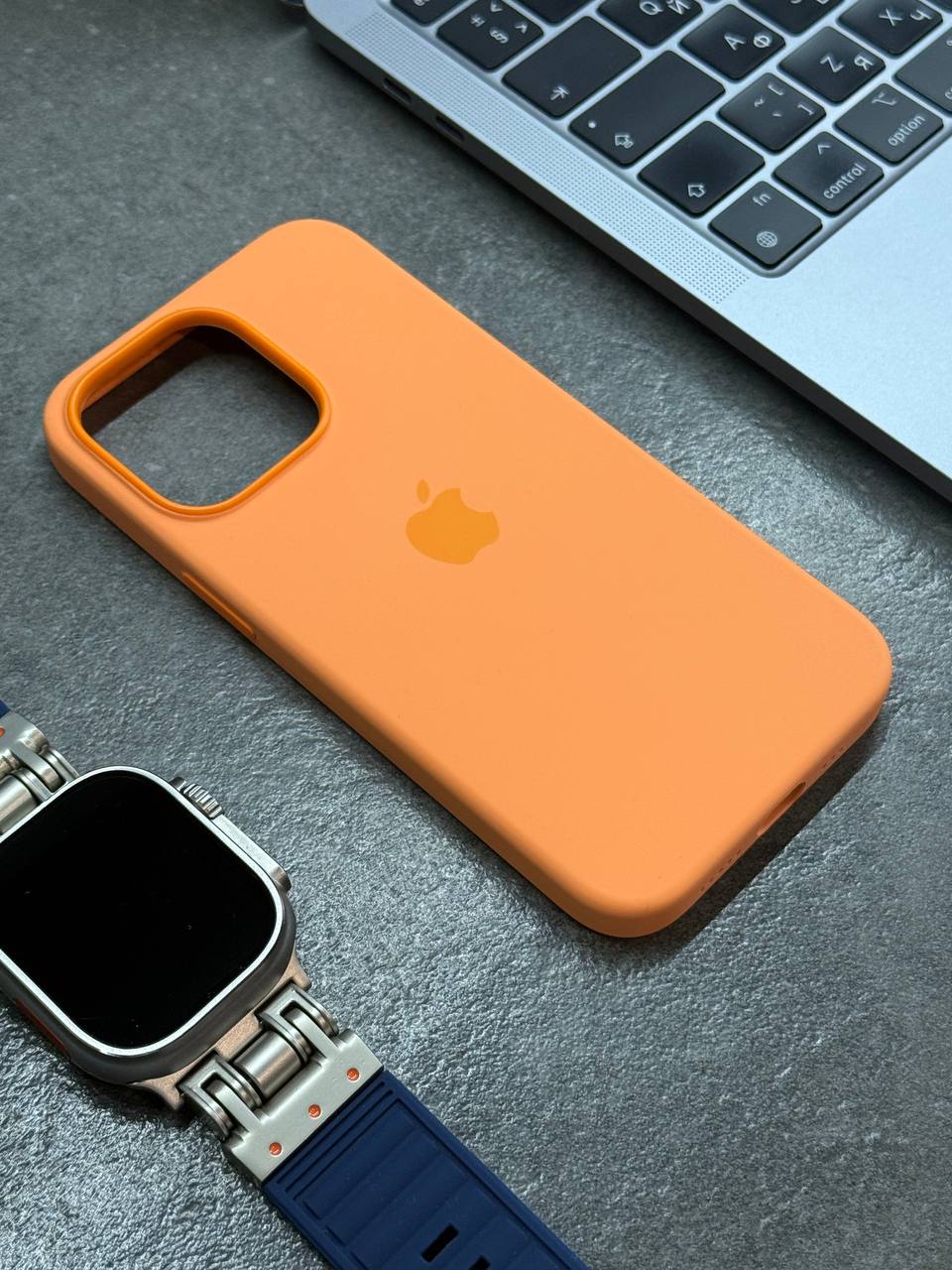 Чехол с защитой камеры и экрана Silicone Case MagSafe / Для iPhone 13 Pro Max / Анимация в тон чехла Marigold_5
