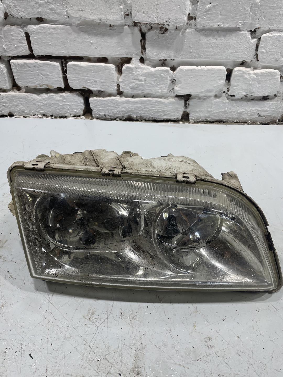 Фара правая Volvo S40 1 (1995 - 2000) 1AG00786134