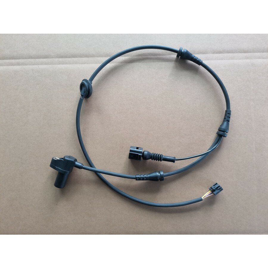 Датчик ABS передний AUDI A4 (8E2/B6) A4 Avant (8E5/B6) A4 Cabriolet (8H7/B6/8HE/B7) FRONT MAGTECHNIC MAG3058