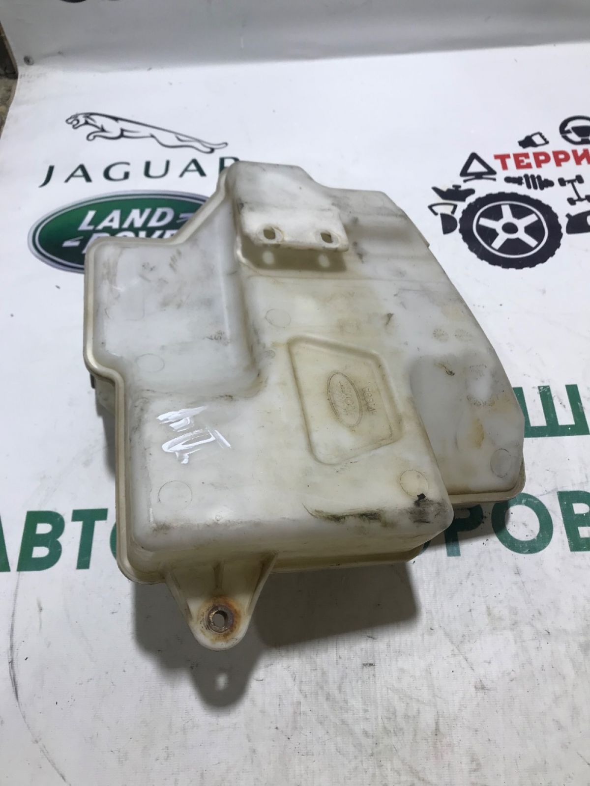 Бачок омывателя лобового стекла Land Rover Discovery IV (2009—2013) LR013953
