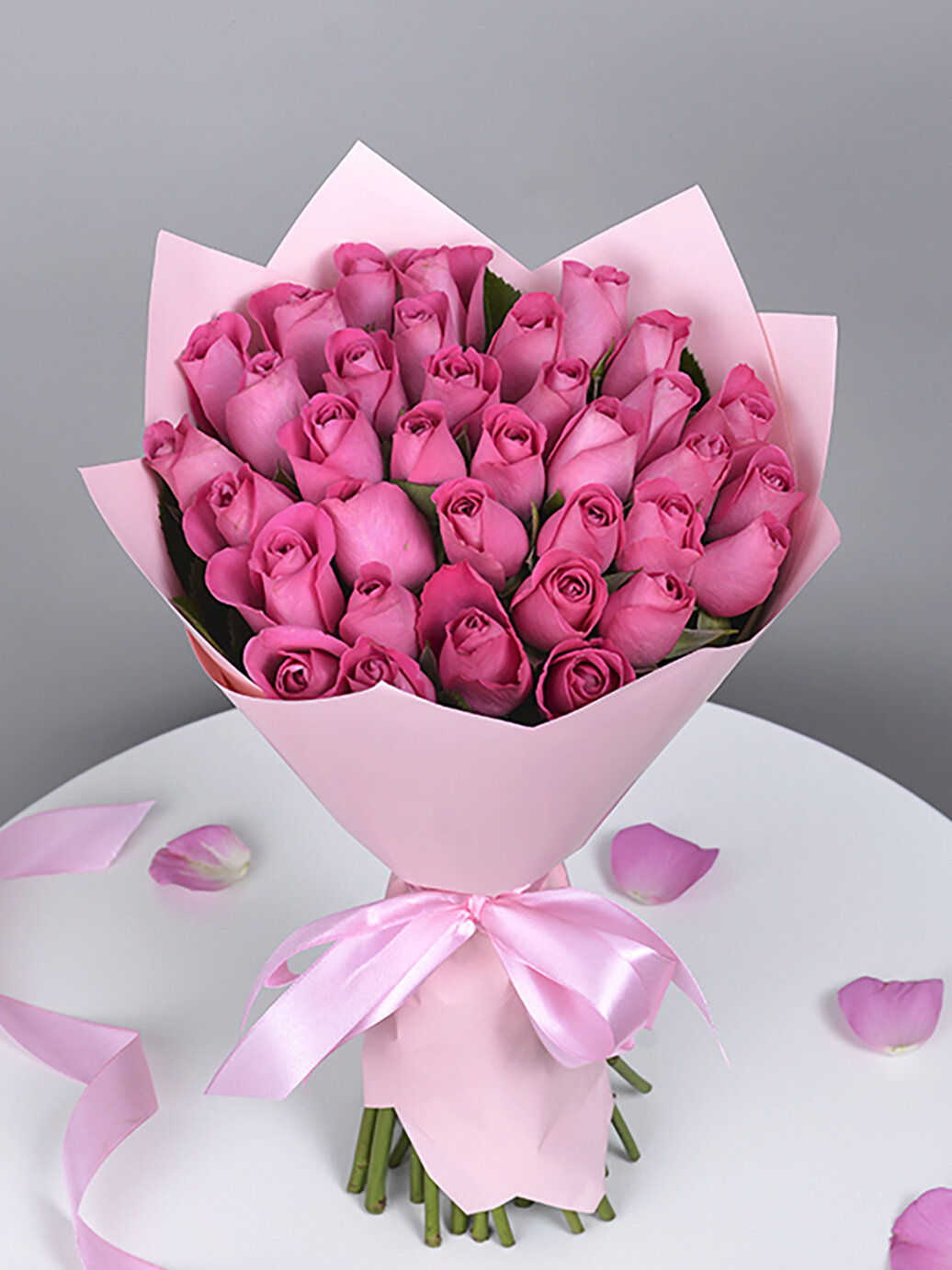 Букет Magic Flower, из розовых роз, 35 штук, в пленке, 40 см