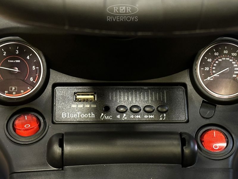 Другие электромобили Rivertoys Детский толокар Mercedes-Benz G63 (Z001ZZ-C) розовый бриллиант
