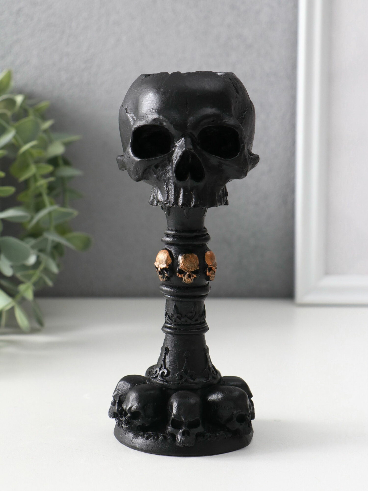 Подсвечник на 1 свечу "Череп на ножке", 16x6.5x7.5 см, чёрный