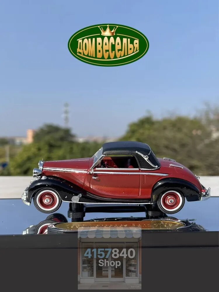 Модель классического легкосплавного автомобиля Mercedes-Benz 1:43, красный цвет