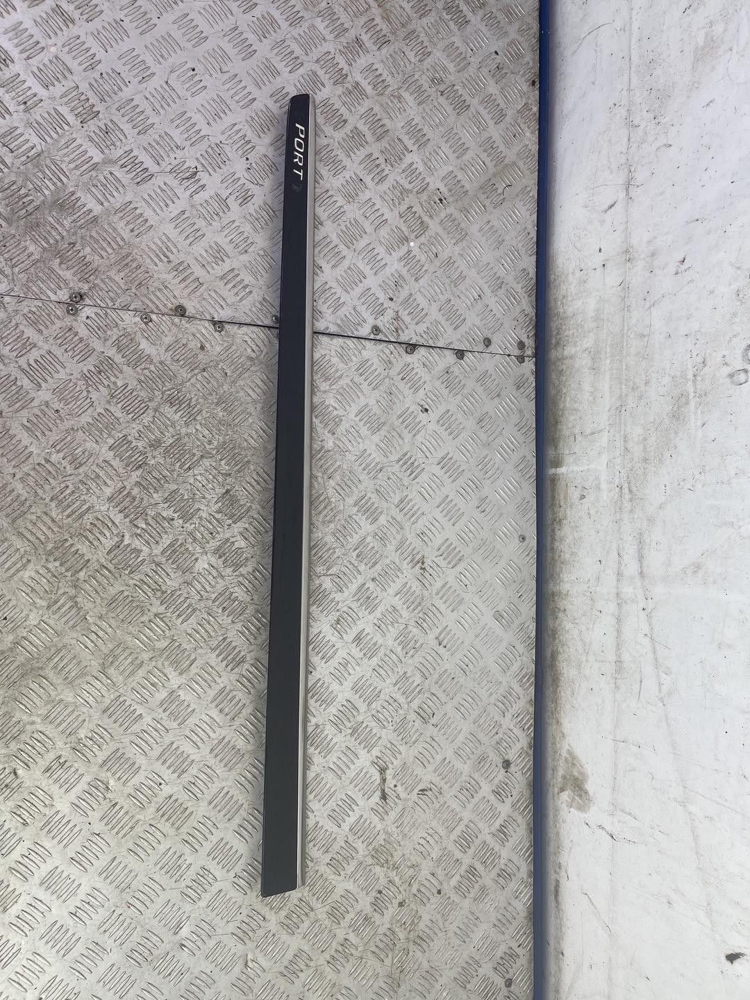 Молдинг двери передней левой Mercedes-Benz GL X164 X164.822 2006 A164690062