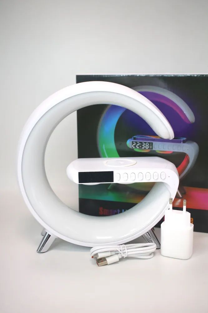 Умный ночник RGB с беспроводной зарядкой Bluetooth колонкой и FM радио Лампа-колонка настольная