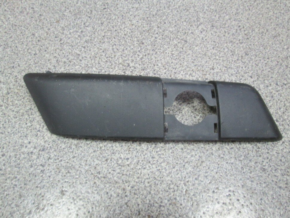Молдинг переднего бампера правый 620740002R Renault Megane 3 2009> б/у