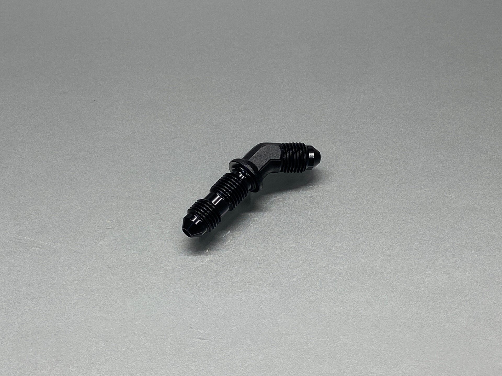 LEVEL Performance фитинг AN3 угловой 45° для установки в перегородку, GBAN837-3