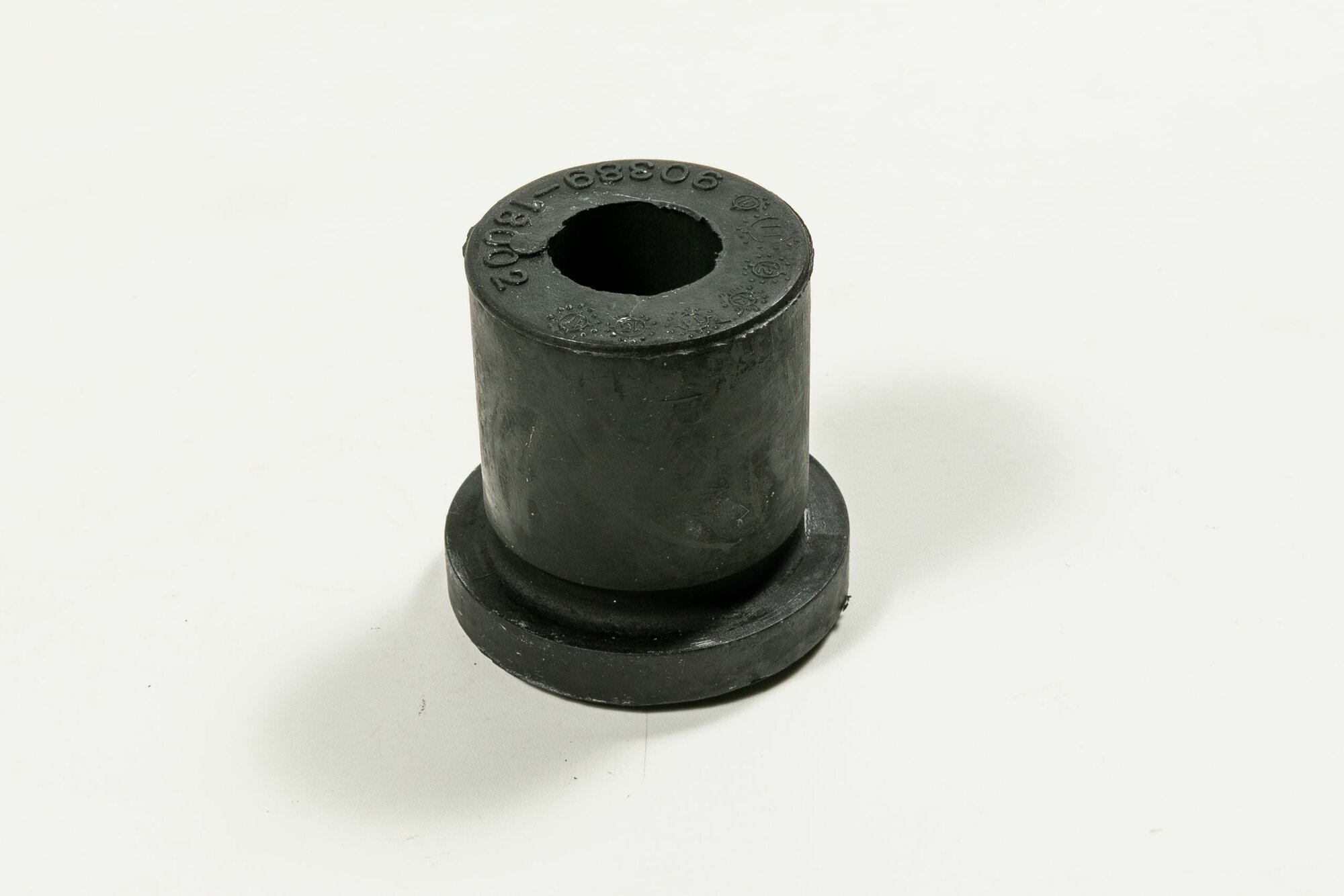 Втулка рессоры, OEM 9038918002 арт JDT20L01S