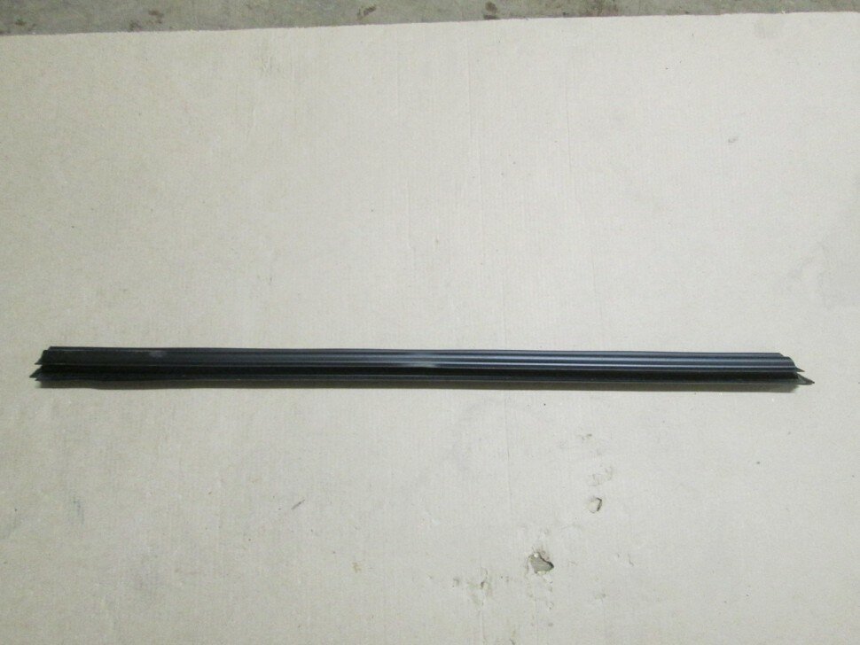 Накладка стекла двери задней левой Mitsubishi Colt (Z3) 2004-2012 б/у