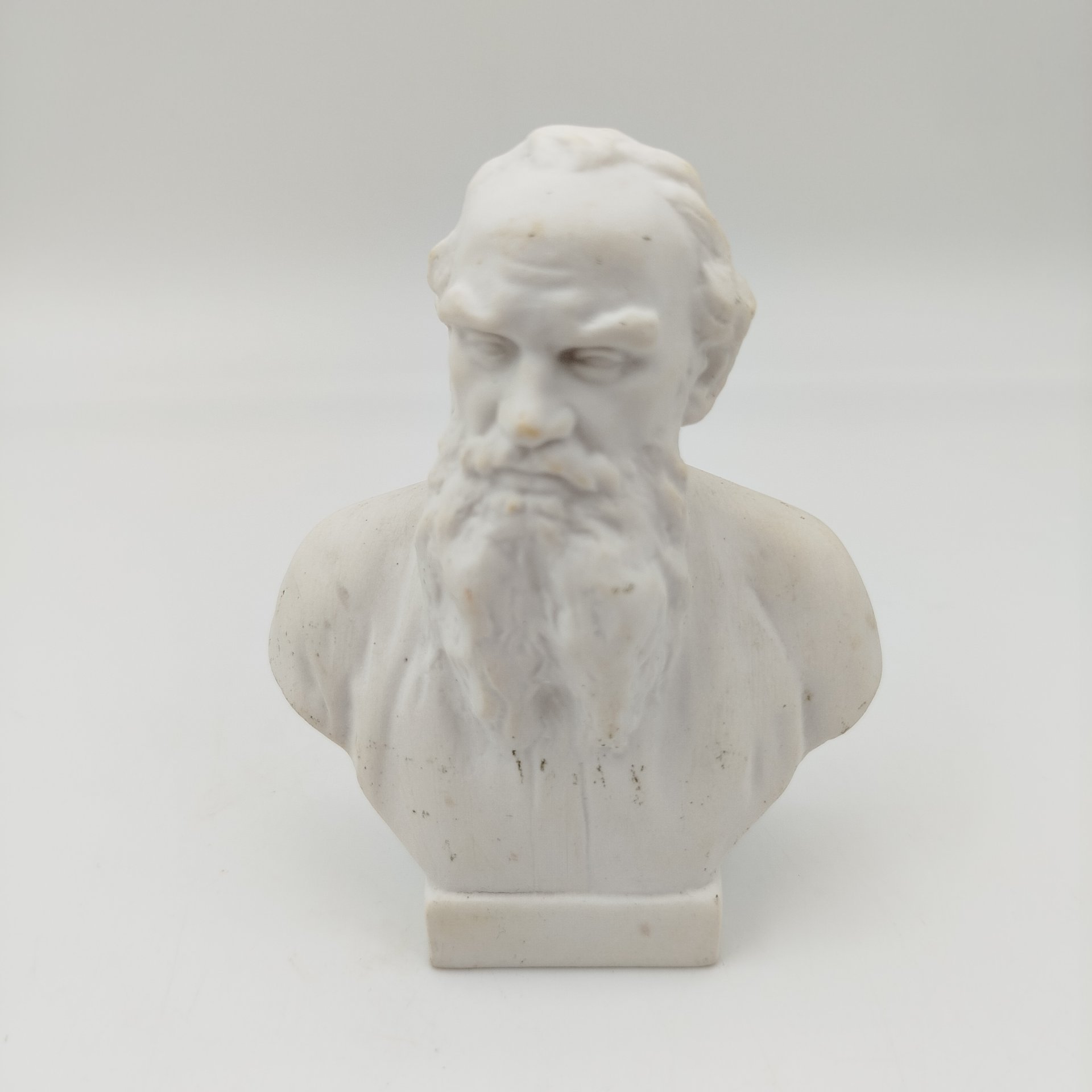 Бюст "Лев Николаевич Толстой", Опытный завод «Фарфор» при гики, бисквит, СССР