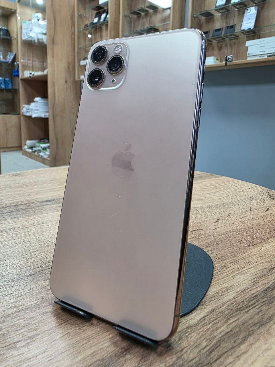 Смартфон Apple iPhone 11 Pro Max 64Gb, MWHG2RU/A, золотистый