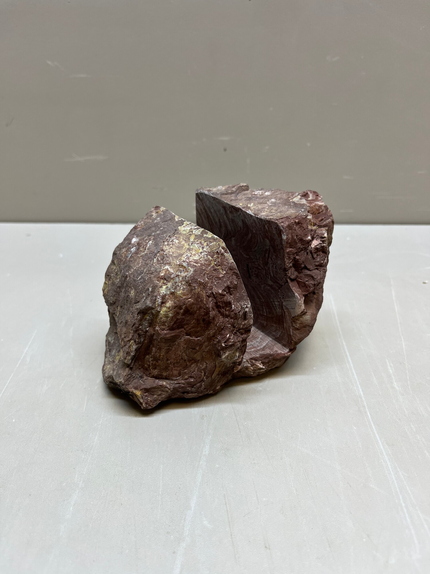 Салфетница из натурального камня, лемезит. Ручная работа. TrueStone (11х10х11см) SF-191