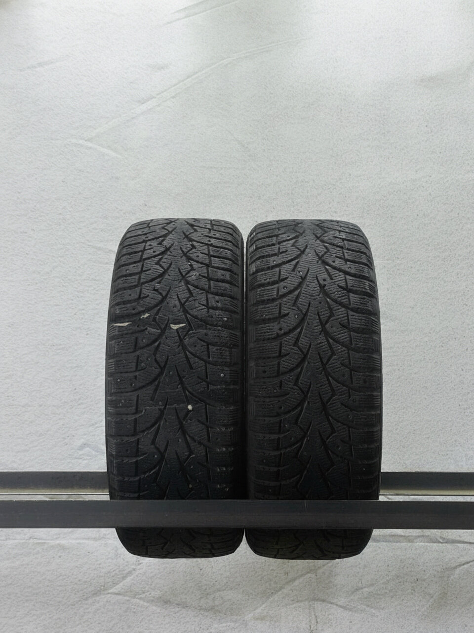 Зимние шины шипованные Toyo Observe G3-Ice 205/55 R16 35.0% износ PT0010905 TSB055567