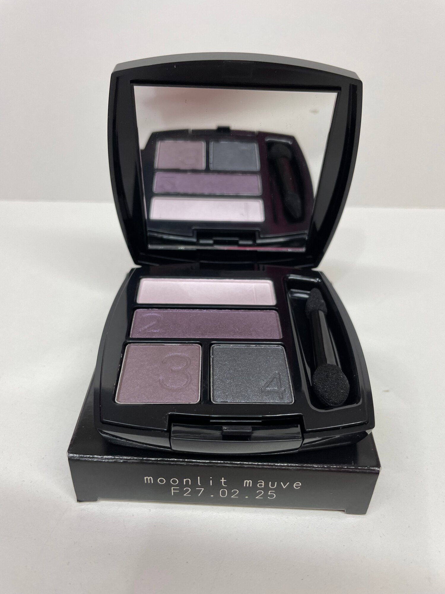 Avon True Moonlit Mauve Четырехцветные тени для век Лунный вечер