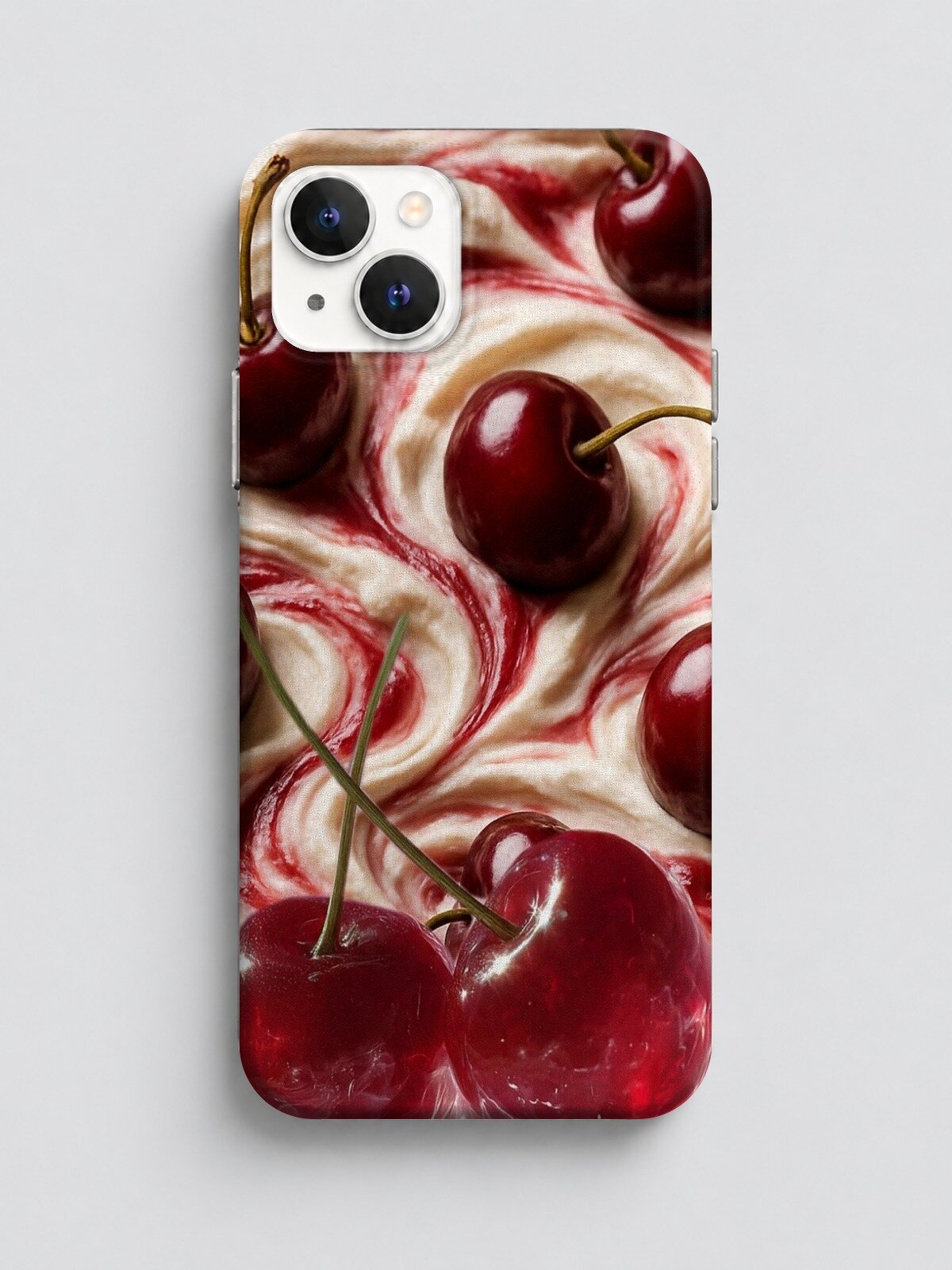 Эстетичный чехол на iPhone 15 вишни в сливках