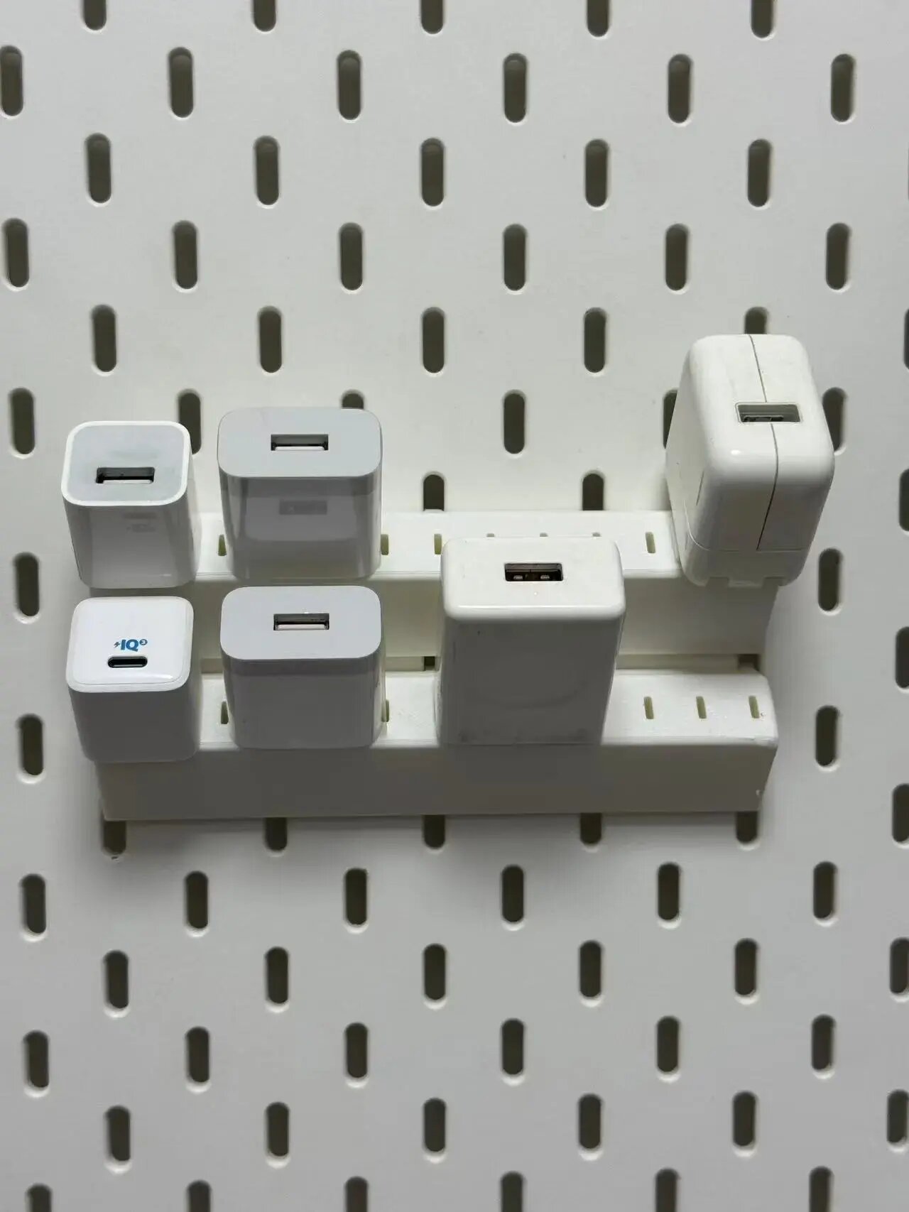 Фиолетовый C64 держатель для зарядных устройств для панели IKEA SKADIS, толщина 5 мм, регулируемые квадратные и круглые