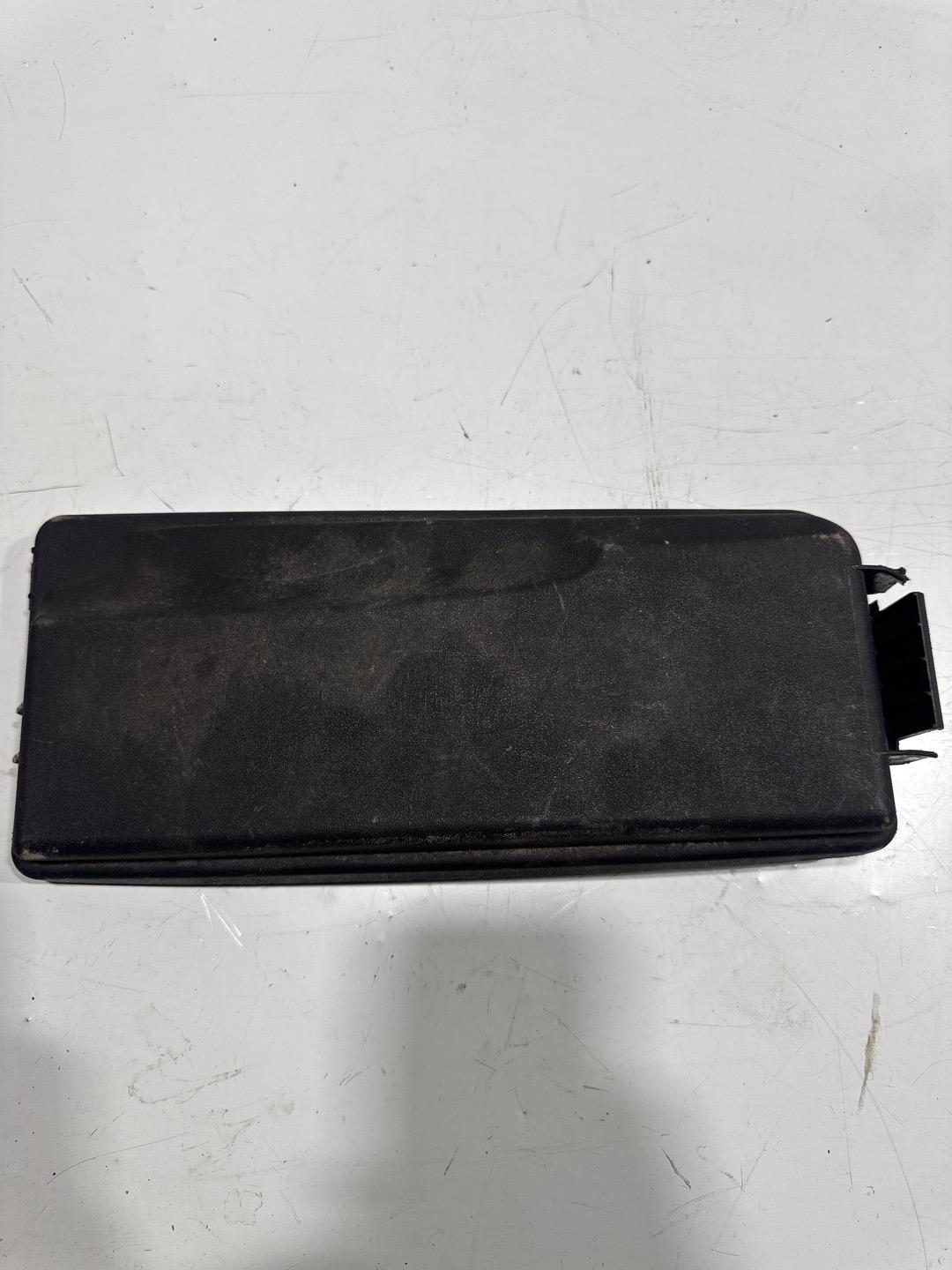 Крышка блока предохранителей Opel Vectra C (2002 - 2005) 24438039