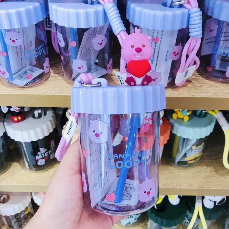 Пластиковый стакан Miniso Loopy с ремешком 520 мл, бутылка для воды, термос для занятий спортом и активного отдыха