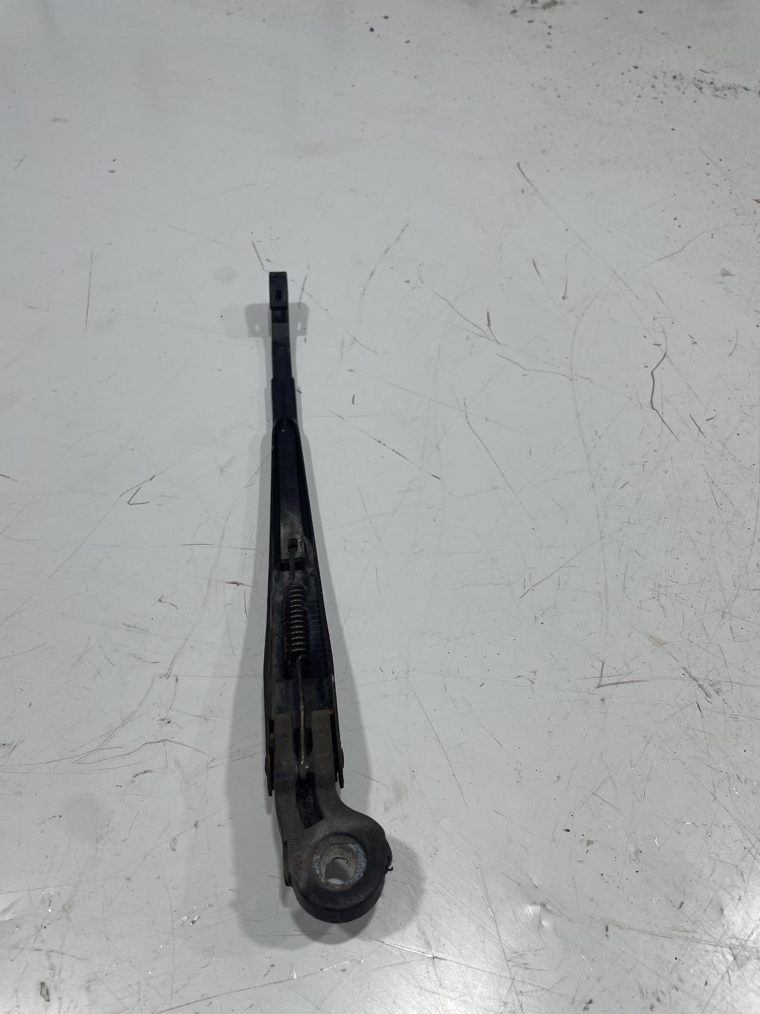 Щеткодержатель задний Volkswagen Golf 4 (1997 - 2006) 1J6955707A