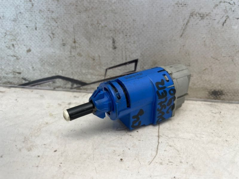 Концевик педали сцепления Renault Duster 2013 253255192 HSM K4M606 (с пробегом)