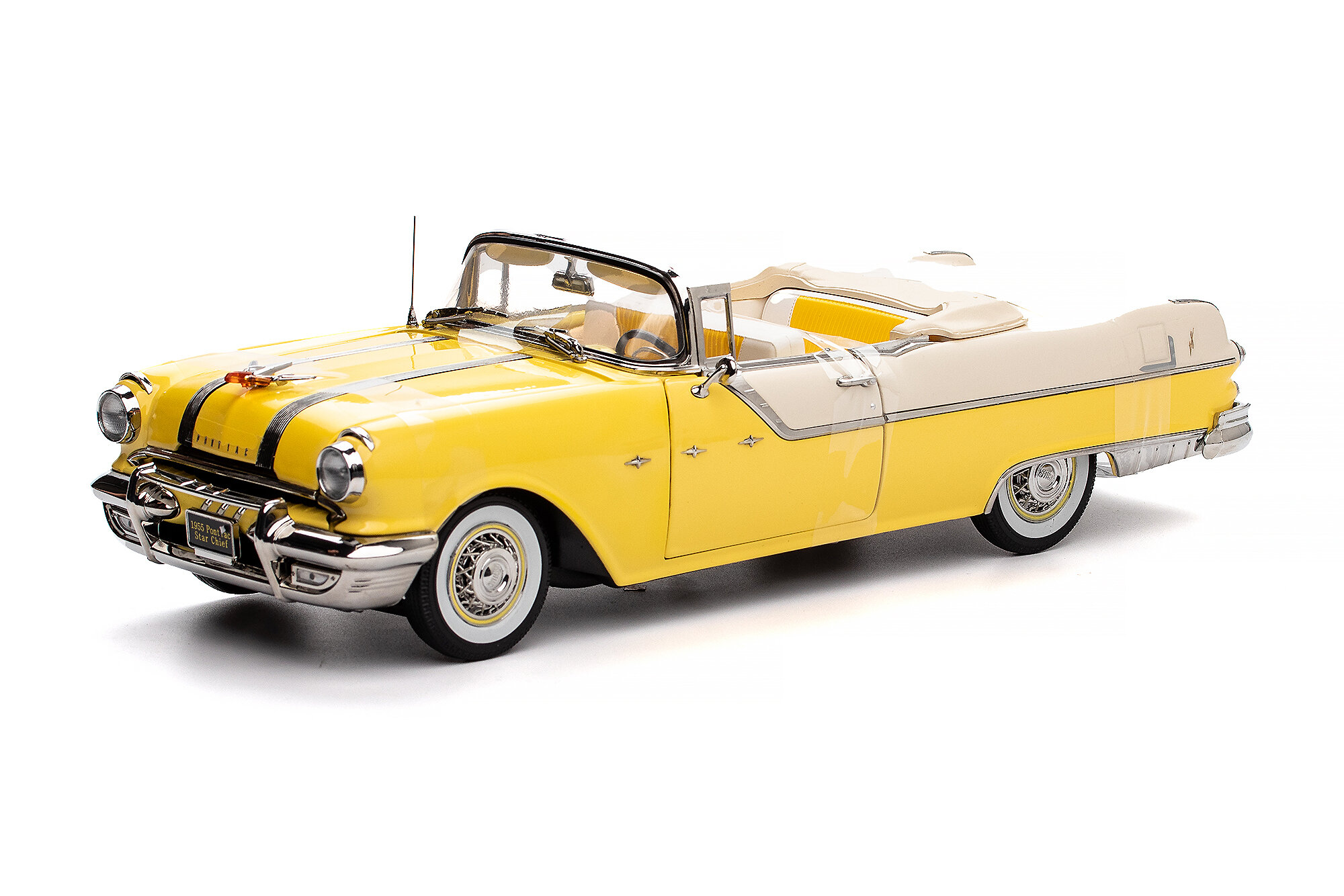 Модель коллекционная Pontiac star chief cabriolet 1955 yellow/white / понтиак стар чиф кабриолет 1955 желтый с белым