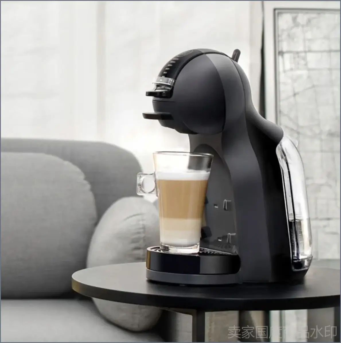 Капсульная кофемашина Delonghi Mini Me SAS EDG155