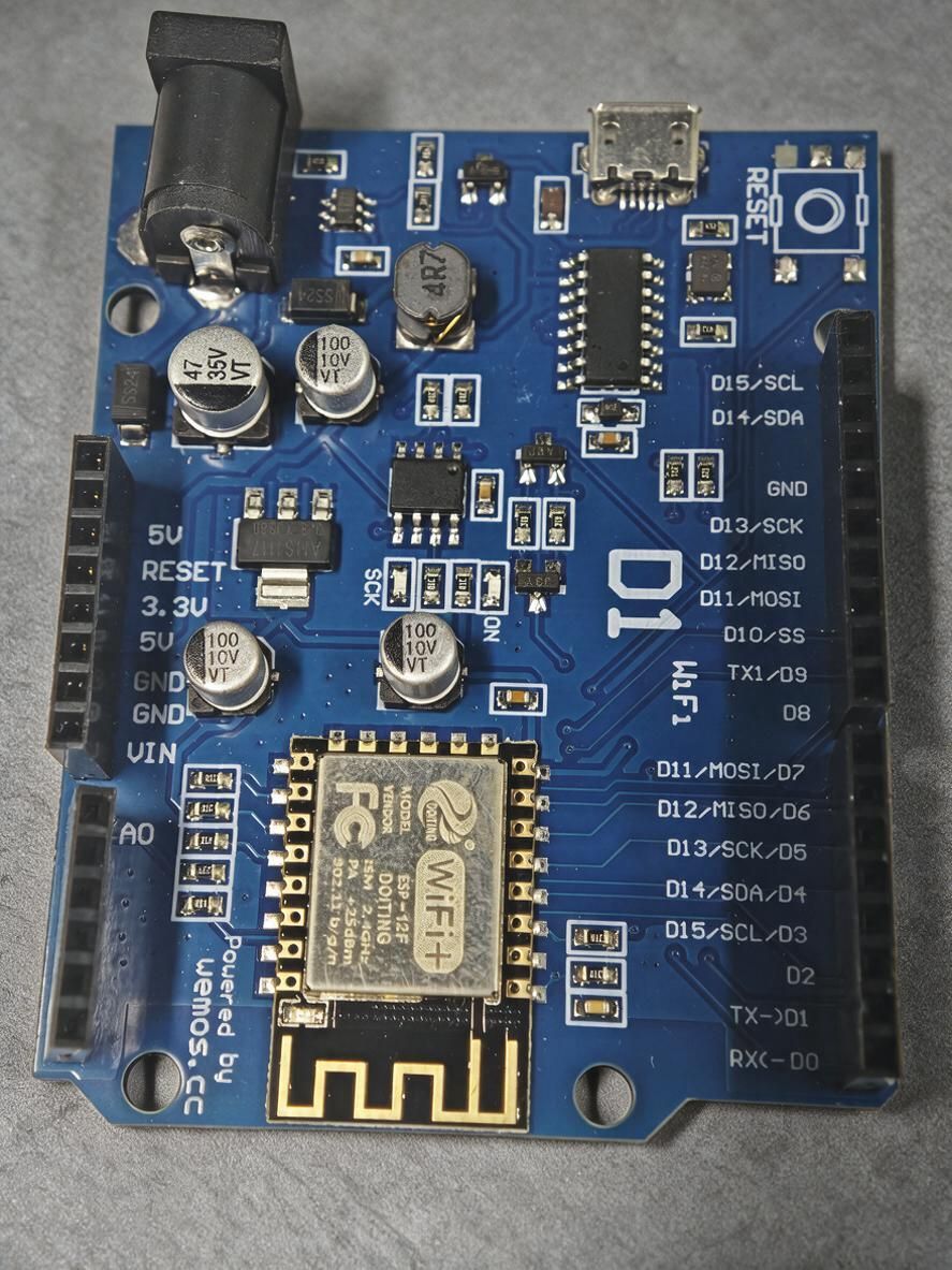 На базе WeMos D1 R2 WiFi Uno с модулем ESP8266, совместимый с Arduino и NodeMCU