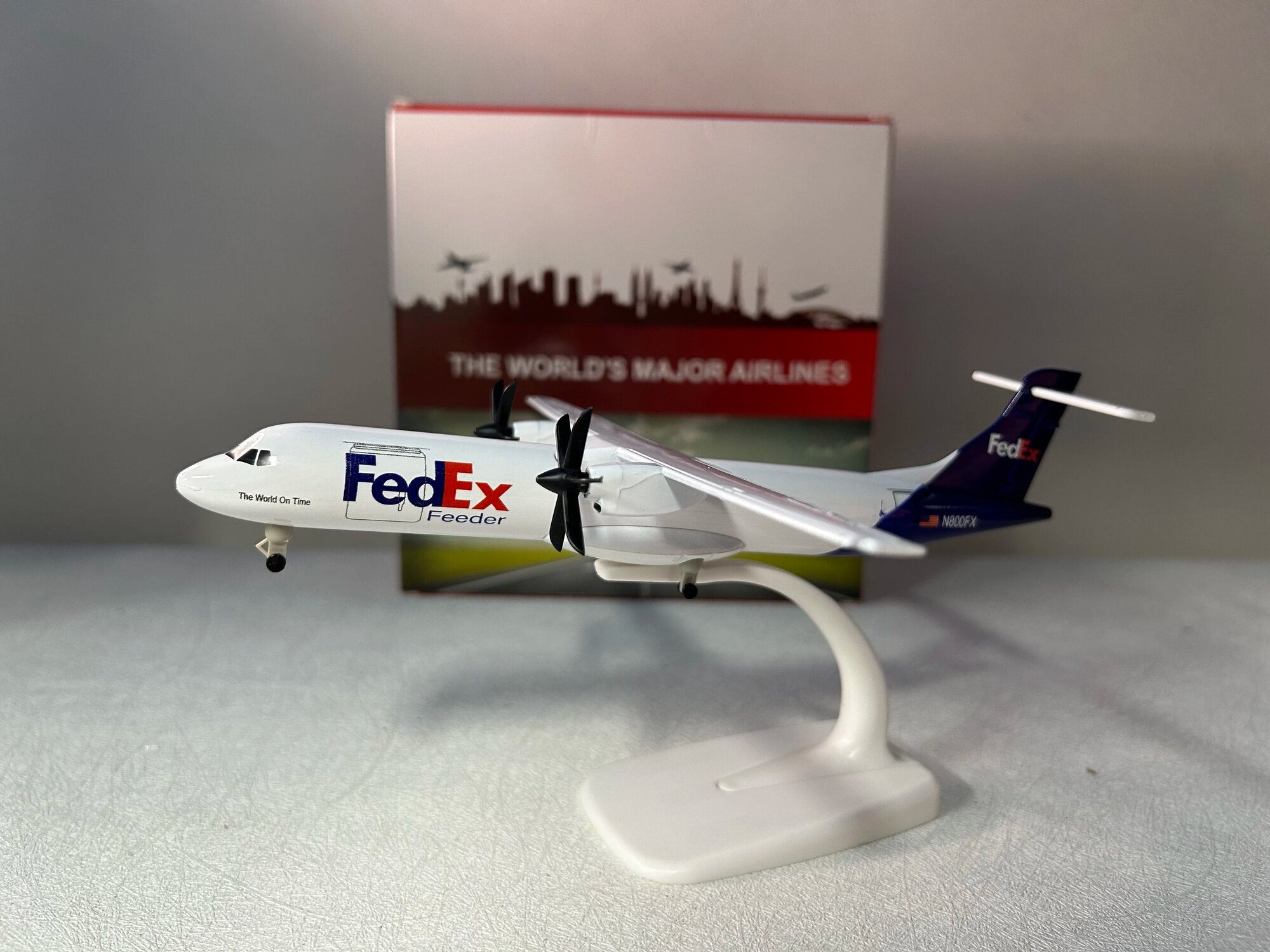 Модель самолета FedEx ATR Feeder