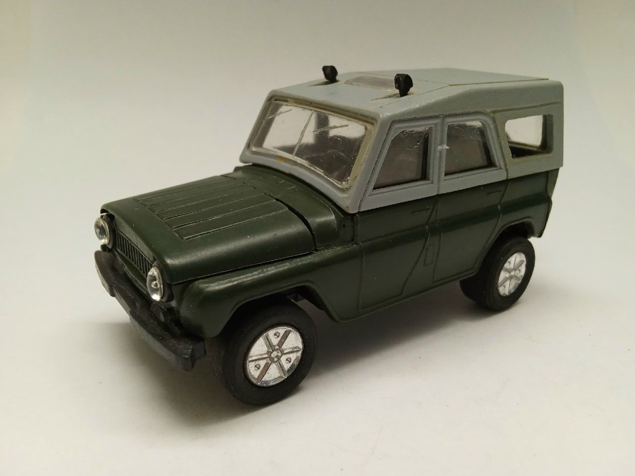 Модель авто 1:43 УАЗ 469 М Сделано в СССР