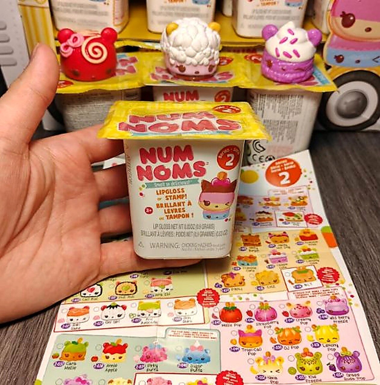 Игрушка Lip Gloss or Stamp/Сюрприз Num Noms Серия 4.1 Mystery Pack