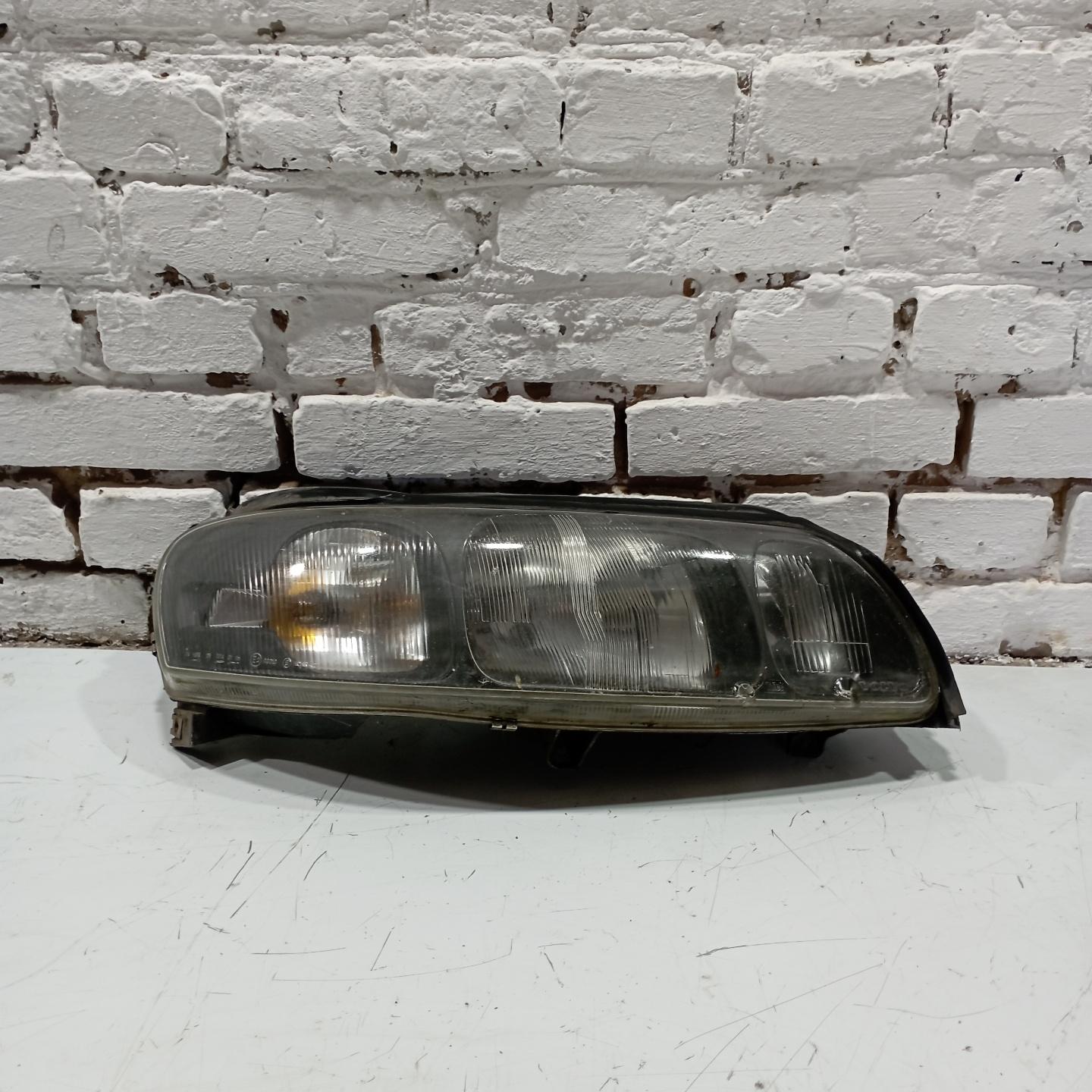 Фара правая Volvo S60 1 (2000 - 2004) 8693582