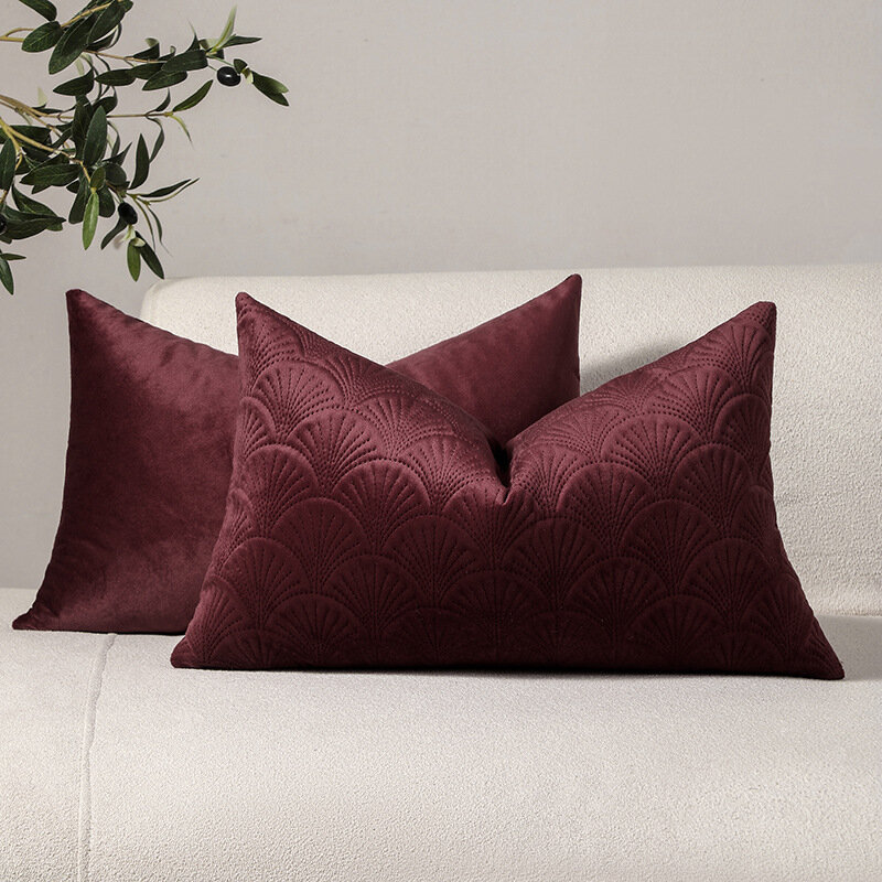 Пуховый подушка Ankla Red, размер 45*45 см, включает в себя 500 г высокопрочной пуховую подушку с высокоэластичным сердечником.