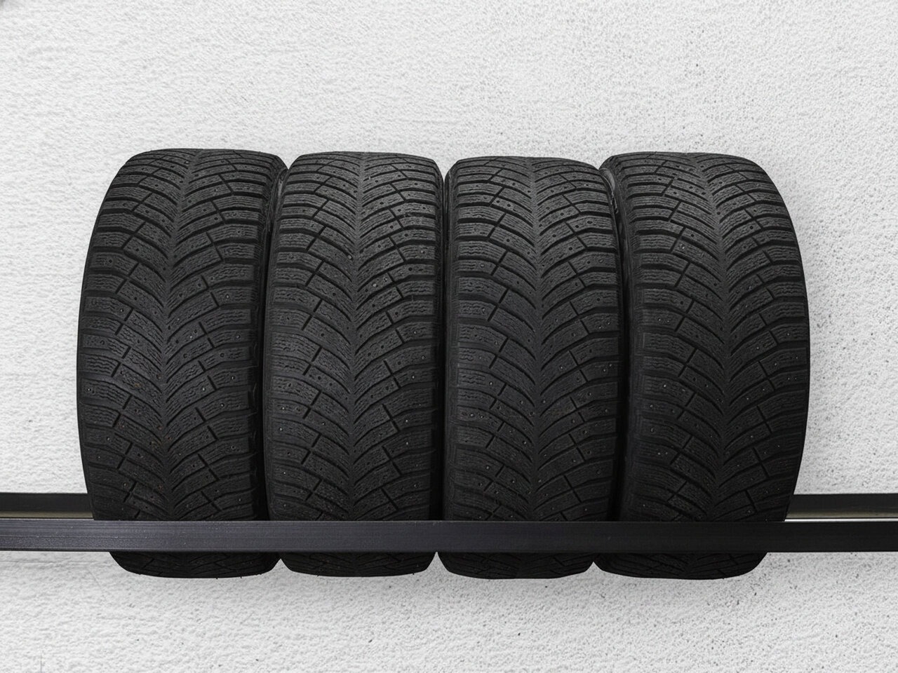 Зимние шины шипованные Michelin X-Ice North 4 SUV 255/45 R19 50% износ TSB043190
