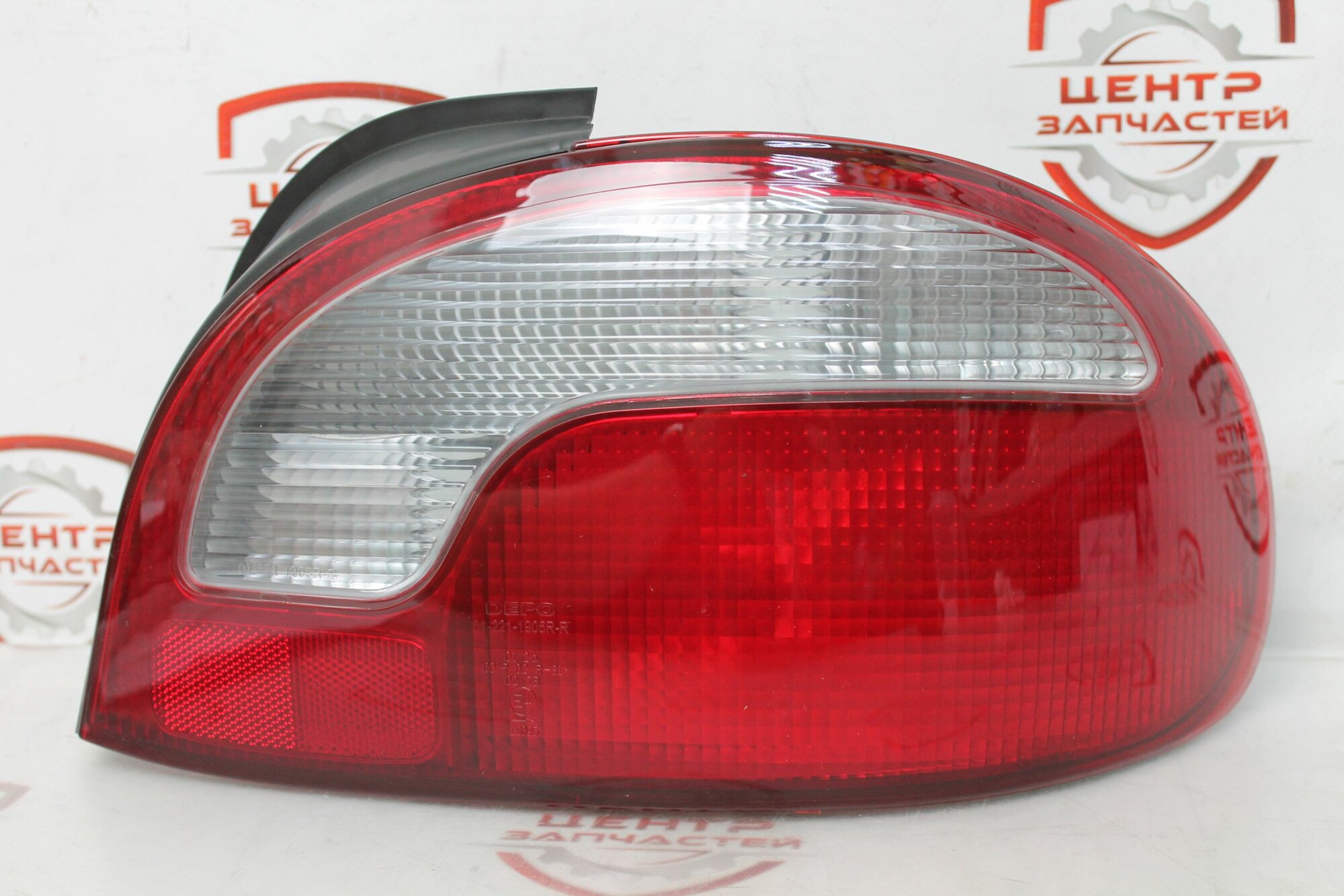 Фонарь задний правый Hyundai Accent 1 X-3 седан DEPO 2211905RUE
